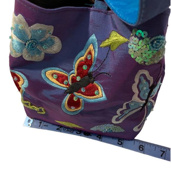 Silk bucket purse with embroidered butterflies, iridescent blueish purple - Picture 9 of 10